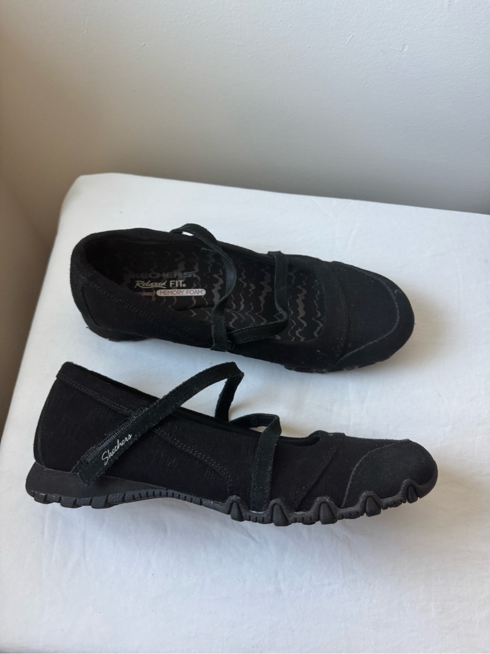 Skechers Black Mary Jane Flats – Women’s Size 9